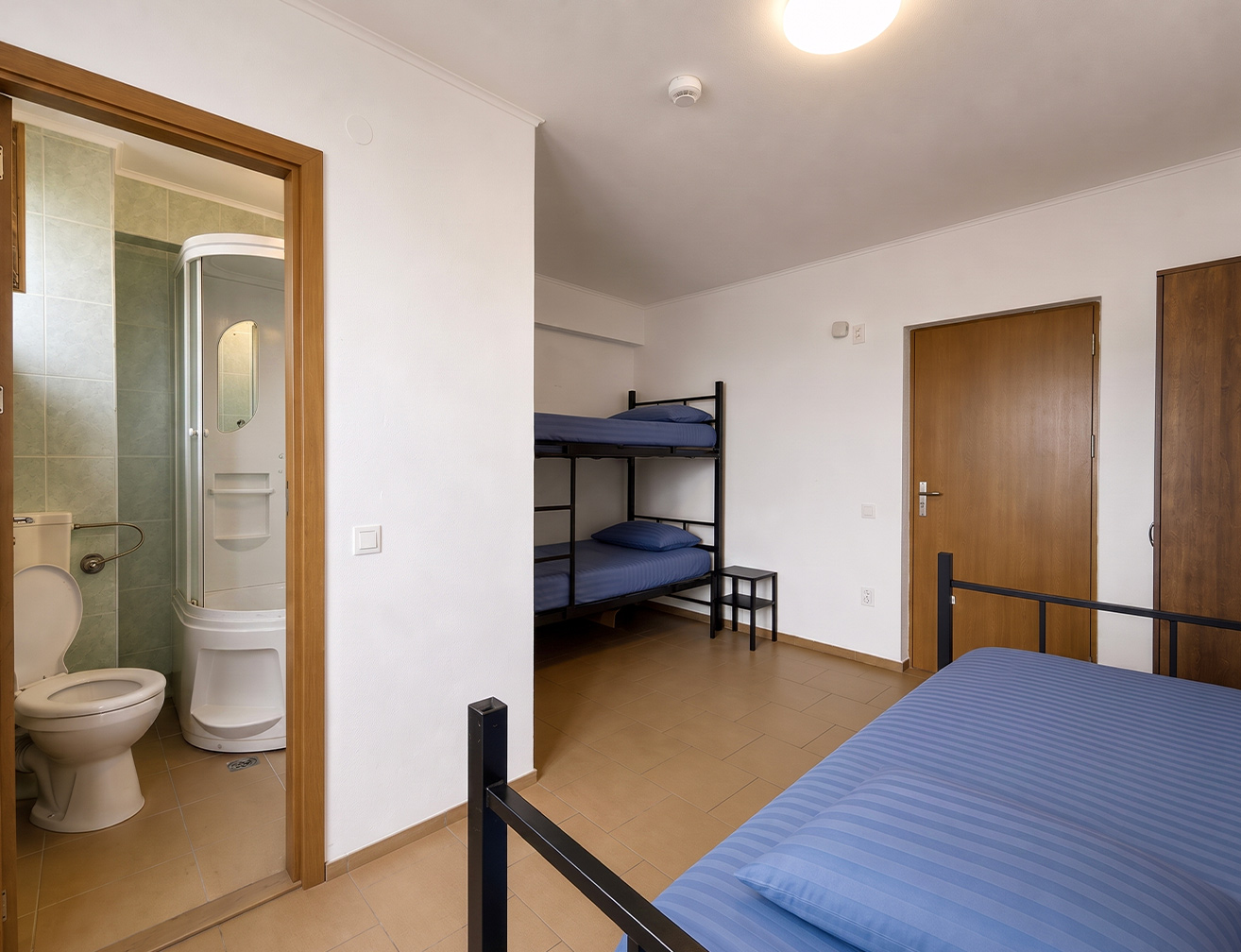 Cameră la Casa Rotaru